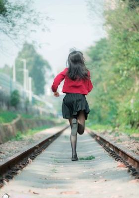《苹果》浴室激情视频