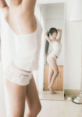 年轻的女教师电影