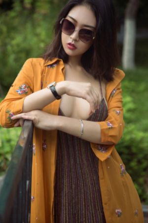 美丽的姑娘在线观看